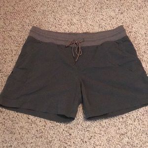 Columbia hiking shorts